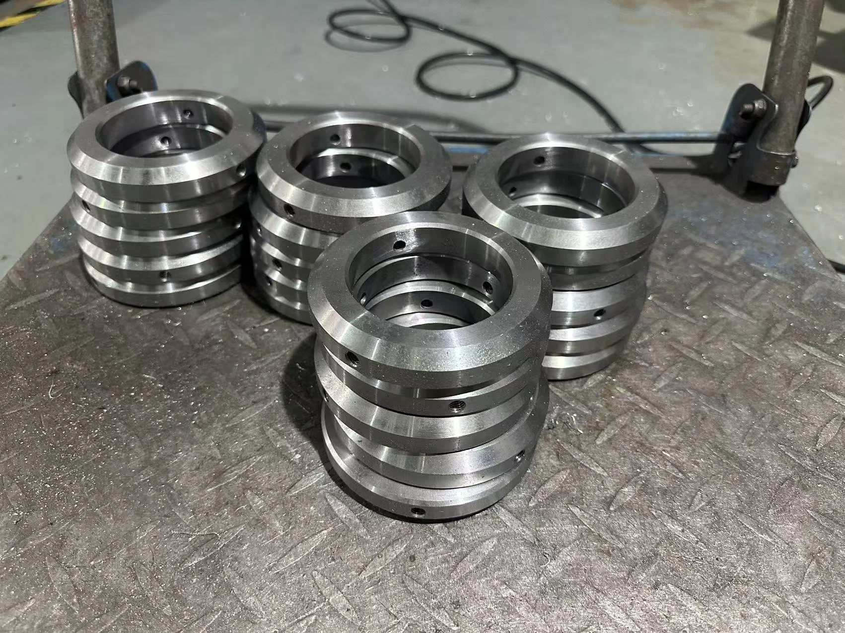 Hongke machined collars with radial holes