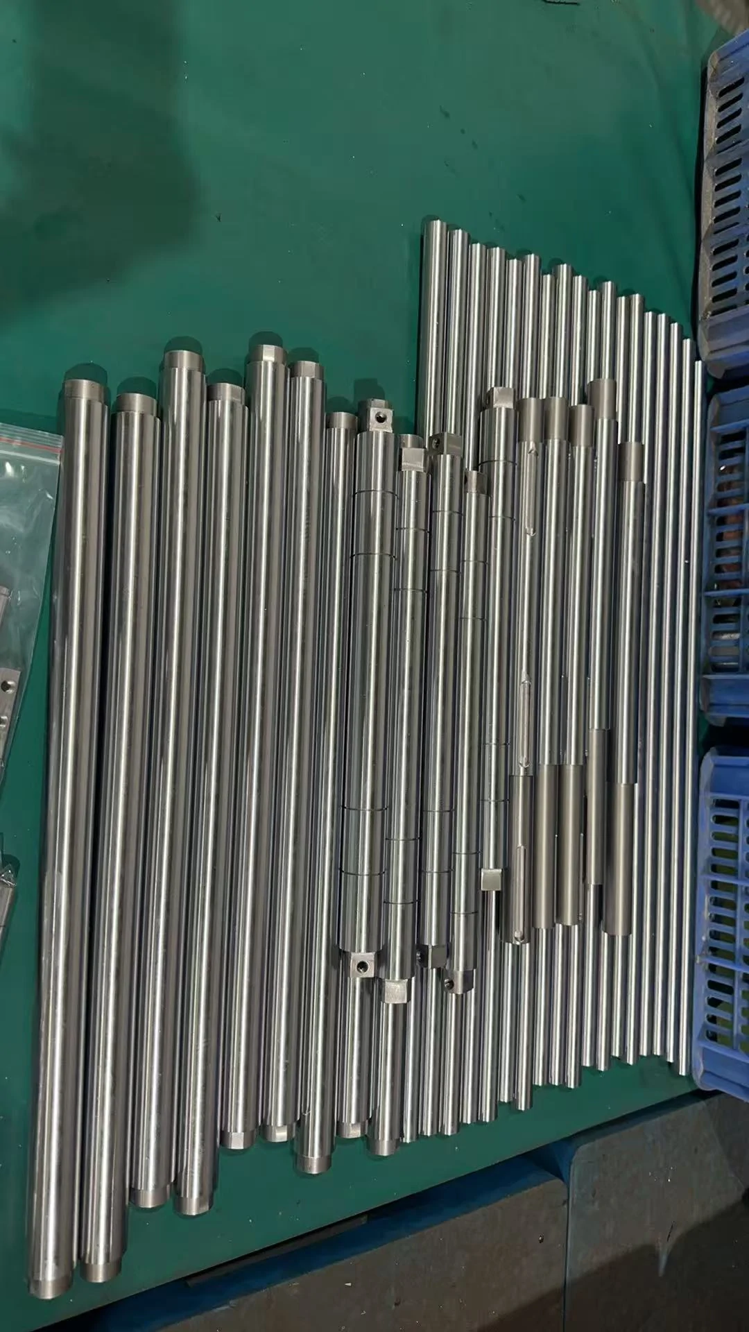 Hongke machined shafts with stepped and cross-drilled features